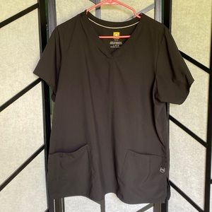2 pocket scrub top